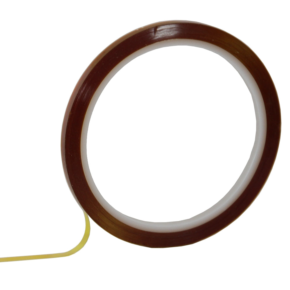 Braunes, transparentes Klebeband auf einer Rolle mit glatter Oberfläche, ideal für Bastelprojekte und zum Fixieren von Materialien