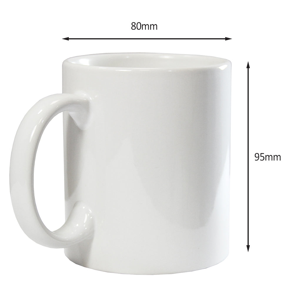 Weiße, unbedruckte Tasse aus glattem, glänzendem Polymer mit einem stabilen Henkel, Maße 80 mm Durchmesser und 95 mm Höhe, ideal für individuelle Designs