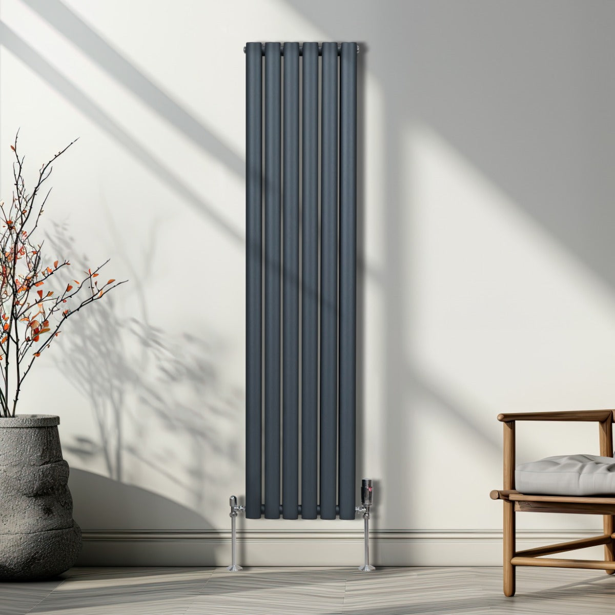 Ovaler Röhrenheizkörper in Anthrazitgrau, 1600mm x 360mm, mit Chrom-Thermostatventilen, elegant und modern, ideal für stilvolle Wohnräume