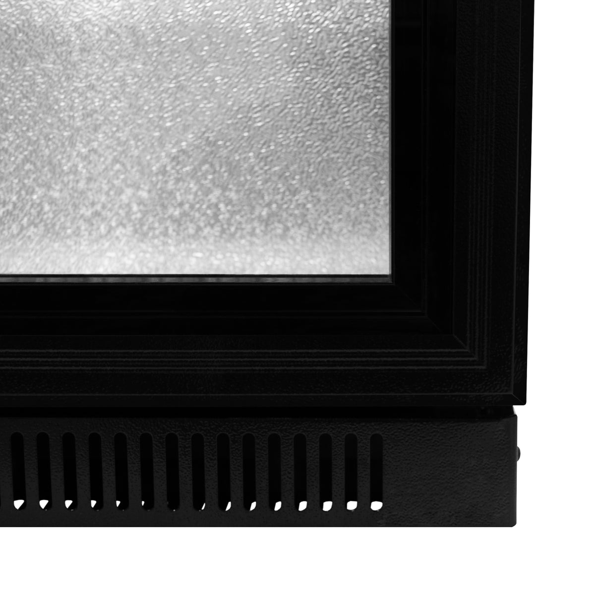 Schwarzer Kühlschrank mit Doppelschiebetüren, transparentem Glas und strukturiertem Metall, ideal für Bars und Getränkeaufbewahrung