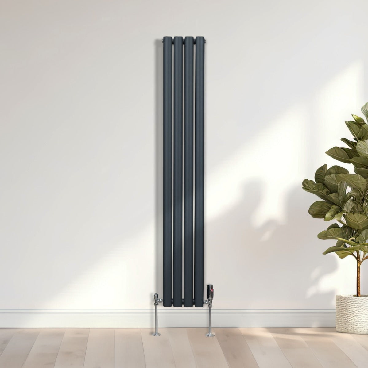Ovaler Röhrenheizkörper in Anthrazitgrau, 1600mm x 240mm, mit glatter Oberfläche und modernen, eleganten Linien, ideal für stilvolle Innenräume