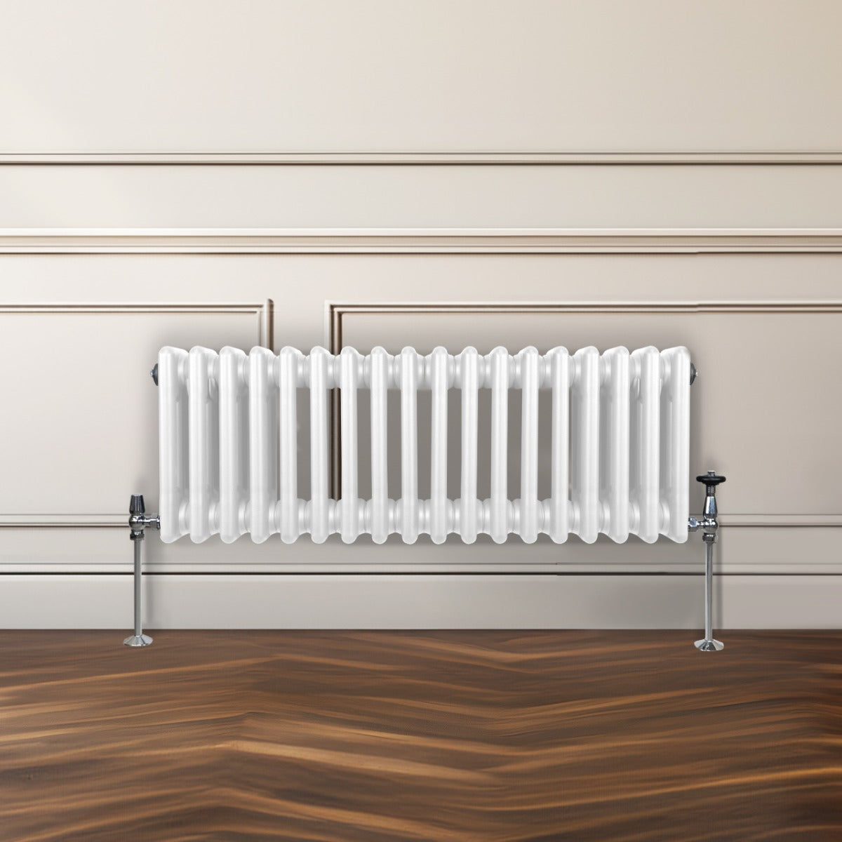 Traditioneller 3-Spalten-Heizkörper in Weiß, 300 x 832 mm, mit glatter, glänzender Oberfläche und stabilen Füßen, ideal für moderne Innenräume
