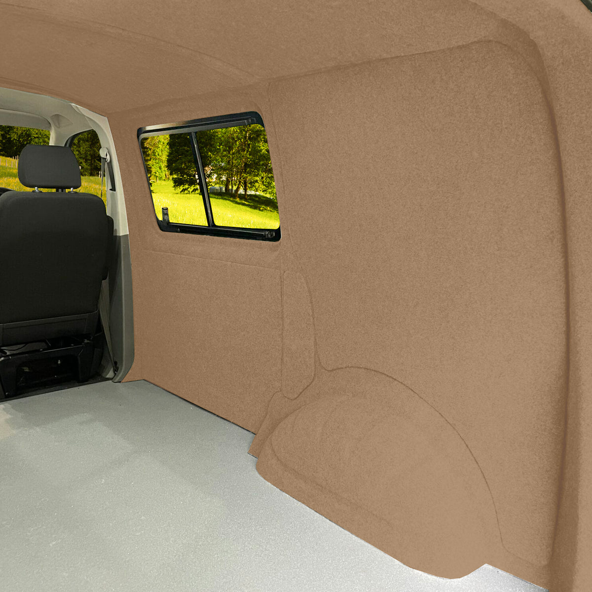 Beiger Autostoff mit weicher Textur, der die Innenverkleidung eines Fahrzeugs bedeckt und eine warme, einladende Atmosphäre schafft