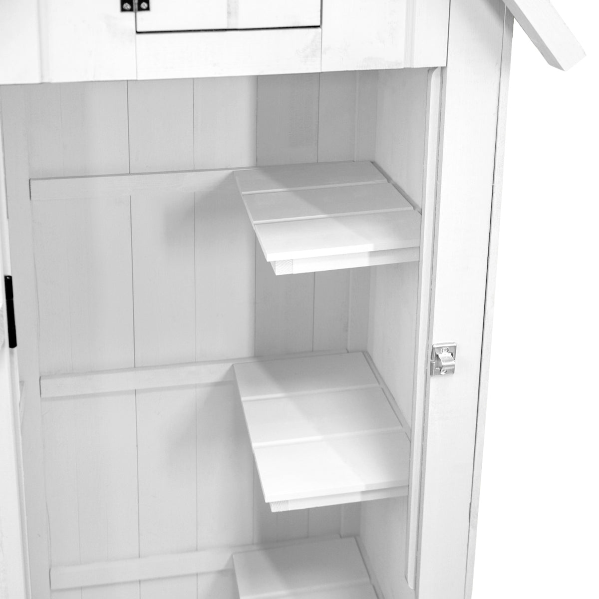 Grau lackierter Gartenschrank aus Holz mit offenen Regalen, Innenansicht zeigt drei weiße Ablageflächen und eine Tür mit Metallgriff