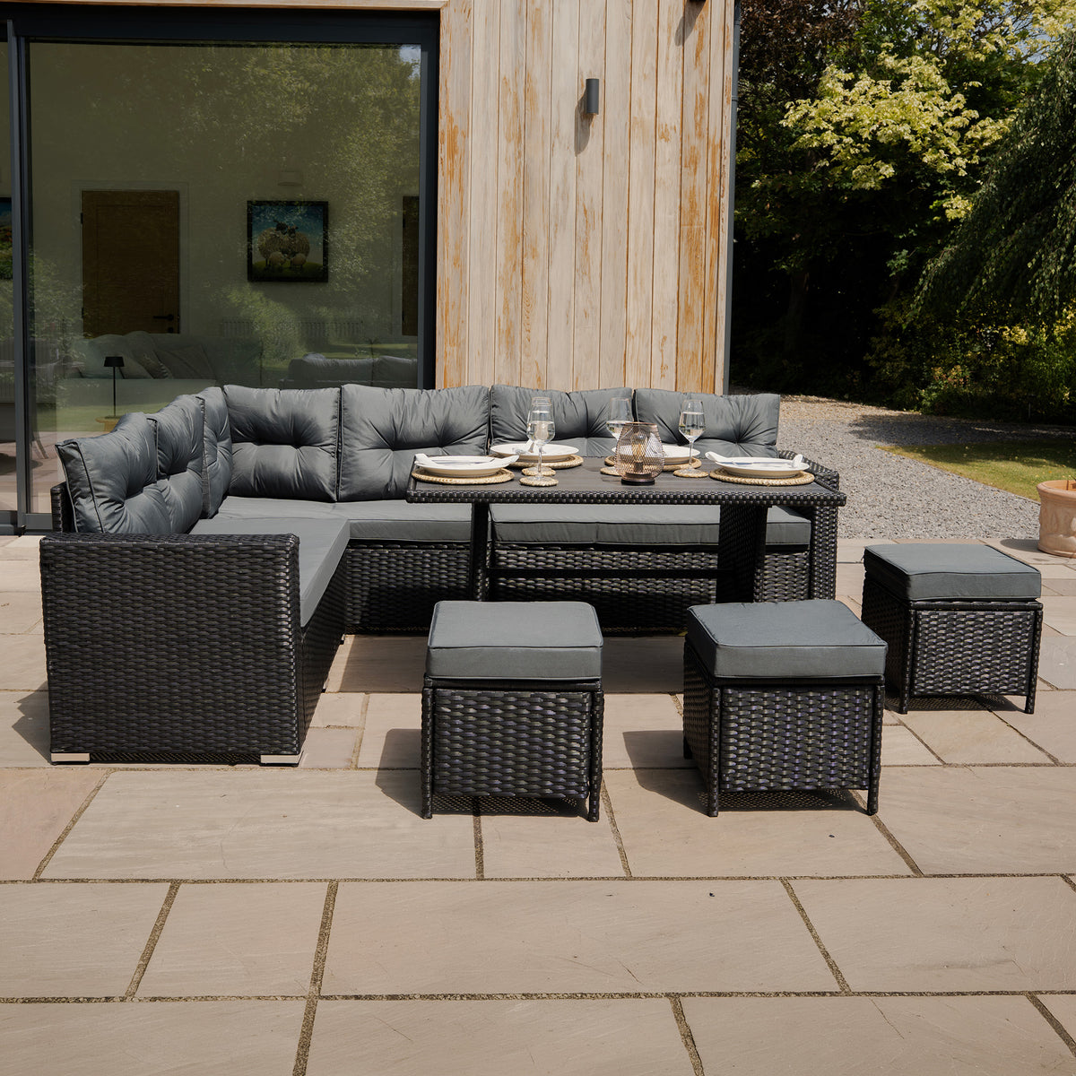 Rattan Eckset mit Verbundstoff-Tisch – Schwarz