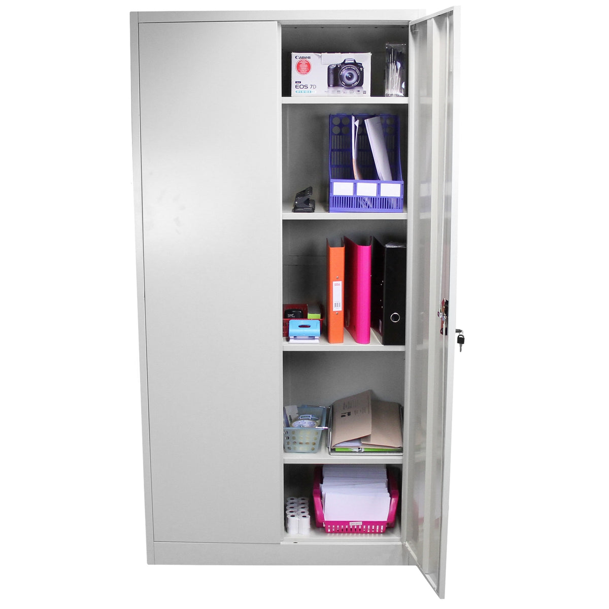 Abschließbarer Aktenschrank in Grau, 180 cm hoch, mit mehreren Regalen für Ordner, Dokumente und Büromaterial, stabil und funktional