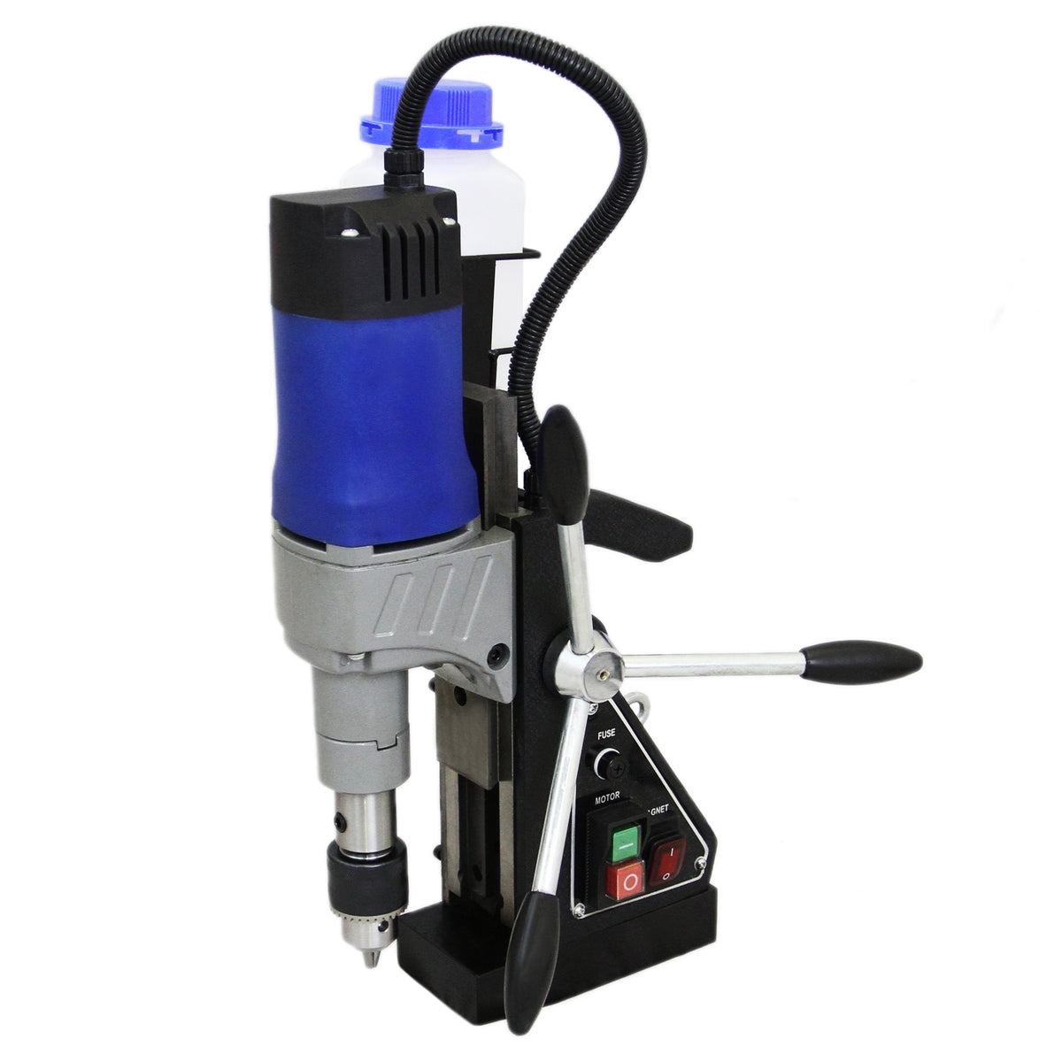 Magnetische Bohrpresse in Blau und Silber mit verstellbarem Bohrkopf, Bedienhebel und Steuerknöpfen für präzises Bohren auf Metalloberflächen