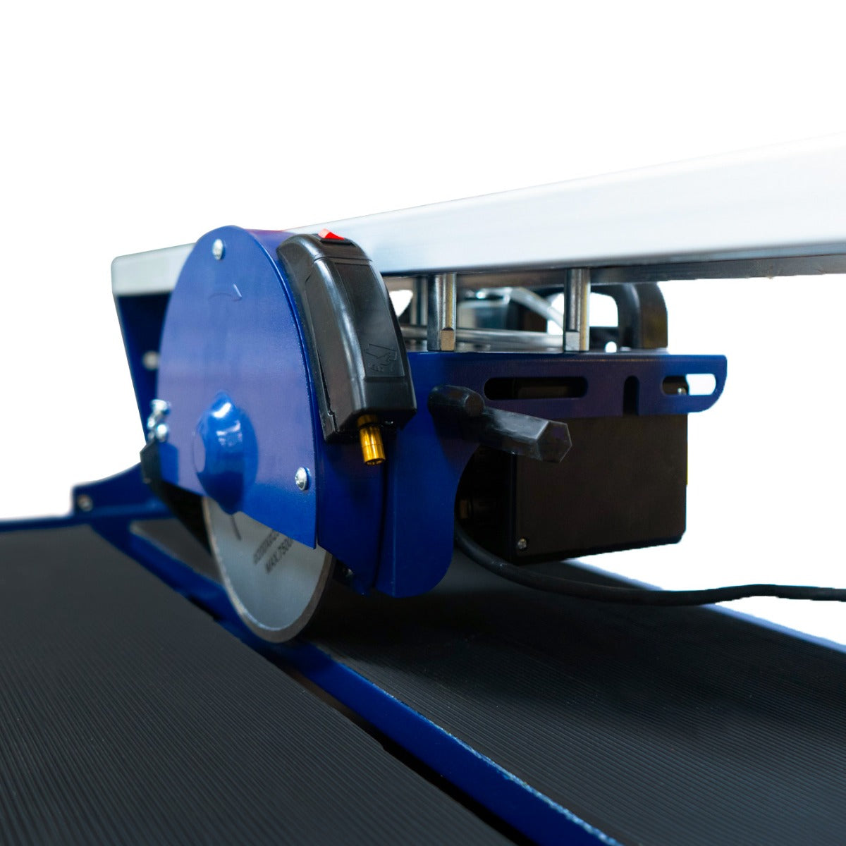 Blauer Fliesenschneider mit robustem Tisch, 720 mm Schnittlänge, 800W Motor, präzise Klinge und rutschfester Oberfläche für sicheren Halt
