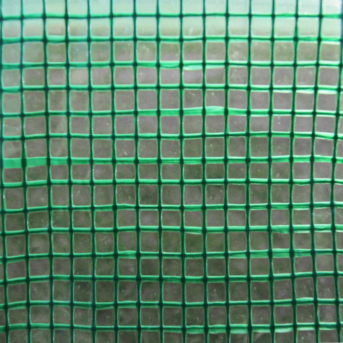 Grünes, robustes Netzmaterial mit 19 mm großen Maschen, ideal für den Bau eines Polytunnels zur Pflanzenzucht und Gartenarbeit