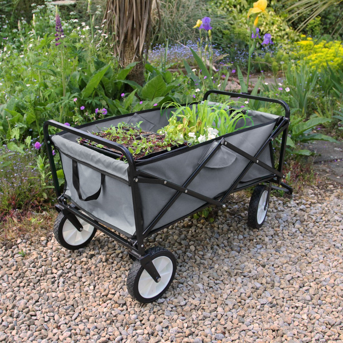 Faltbarer Gartenwagen in Grau mit robustem Gestell, weichem Innenfutter und großen, stabilen Rädern, ideal für Gartenarbeit und Transport von Pflanzen