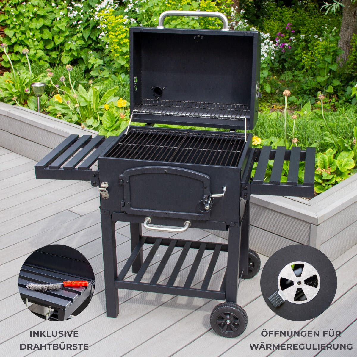 XL Holzkohlegrill Smoker in Schwarz mit geöffnetem Deckel, Grillrost, seitlichen Ablageflächen und integrierter Drahtbürste, ideal für Grillabende