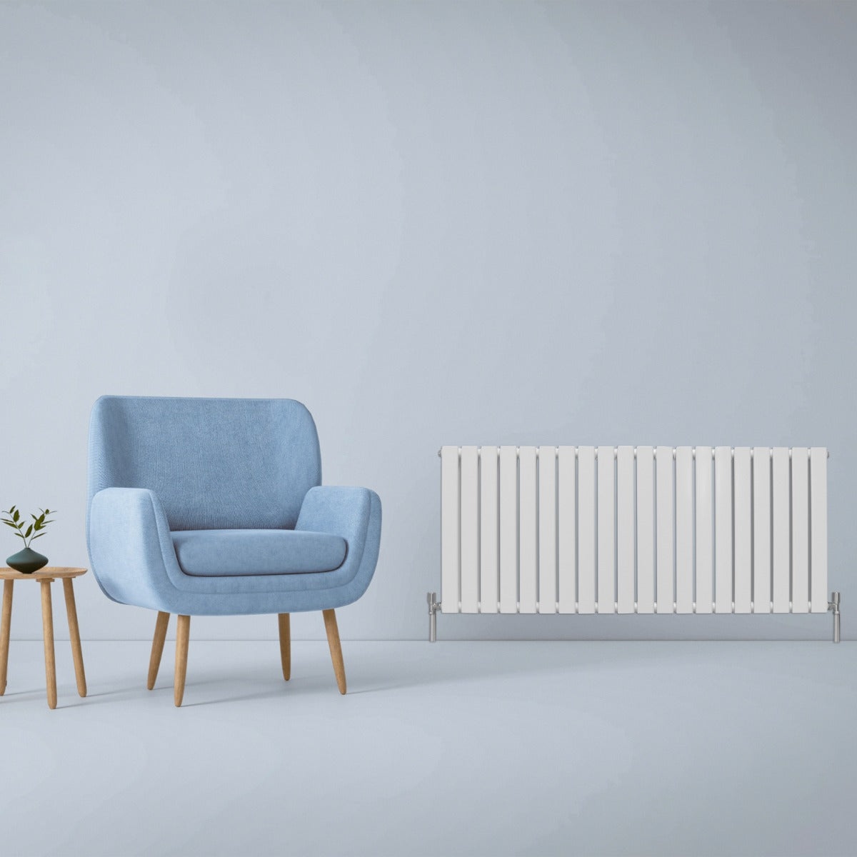 Paneelheizkörper in glänzendem Weiß, 600mm x 1400mm, mit schlankem Design und vertikalen Lamellen, ideal für moderne Wohnräume
