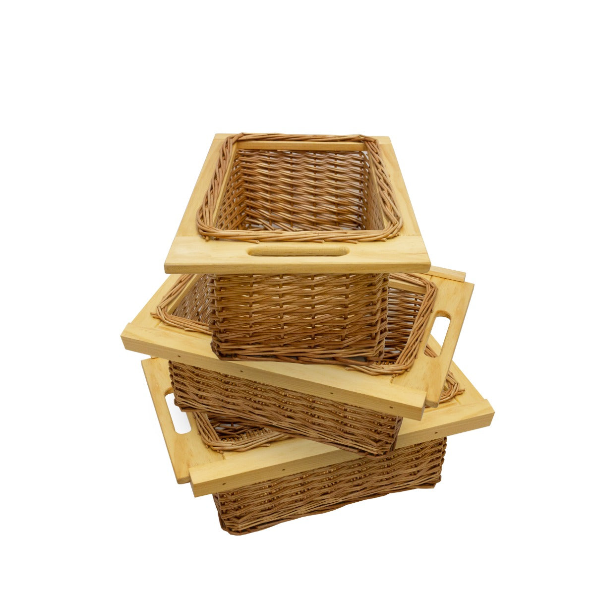 Drei ausziehbare Weidenkörbe mit Holzgriffen, in warmen Brauntönen, ideal für die Aufbewahrung und Organisation in Schränken oder Regalen