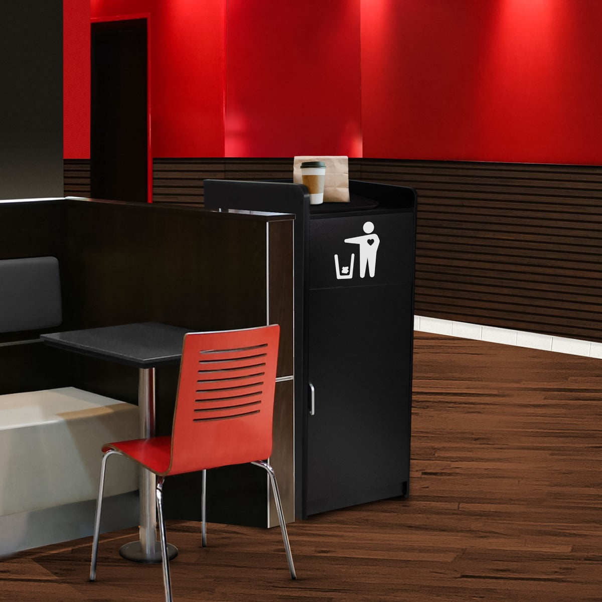 Schwarzer Abfallbehälter aus Holz mit Tablettablage, elegant und modern, ideal für Gastronomie, kombiniert Funktionalität mit ansprechendem Design