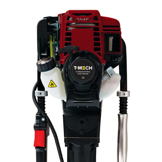 Roter 4-Takt-Benzinmotor mit schwarzem Gehäuse, seitlichem Tank und robusten Griffen, ideal für Bau- und Gartenarbeiten