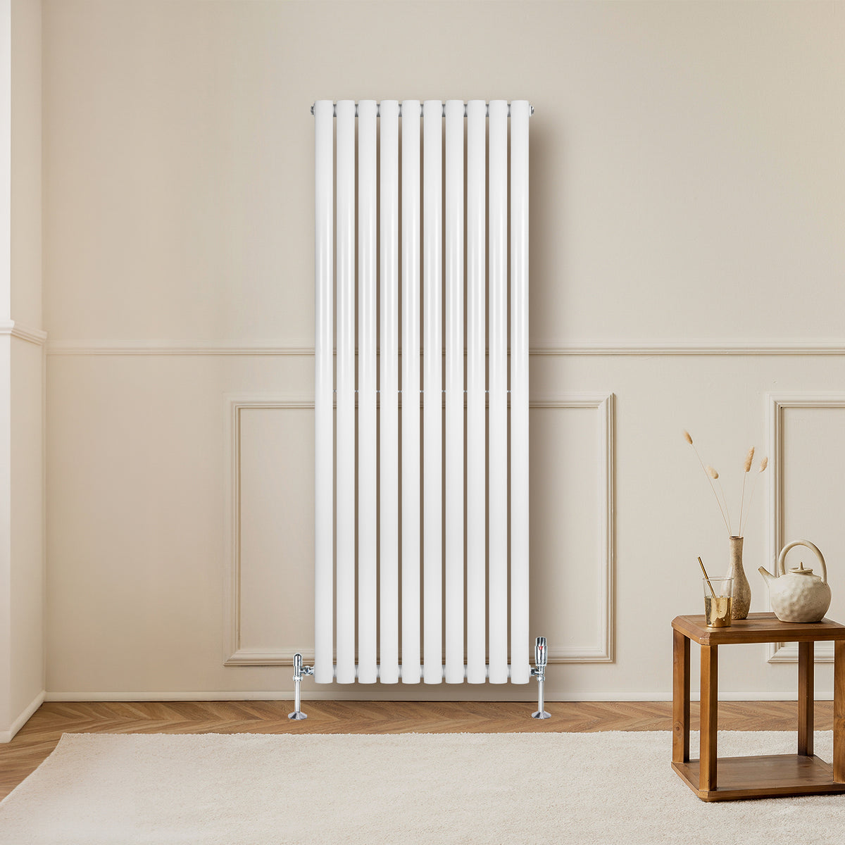 Gliederheizkörper in Weiß mit TRV Chromventilen, 1600mm x 600mm, vertikale Röhrenstruktur, modern und elegant, ideal für Wohnräume