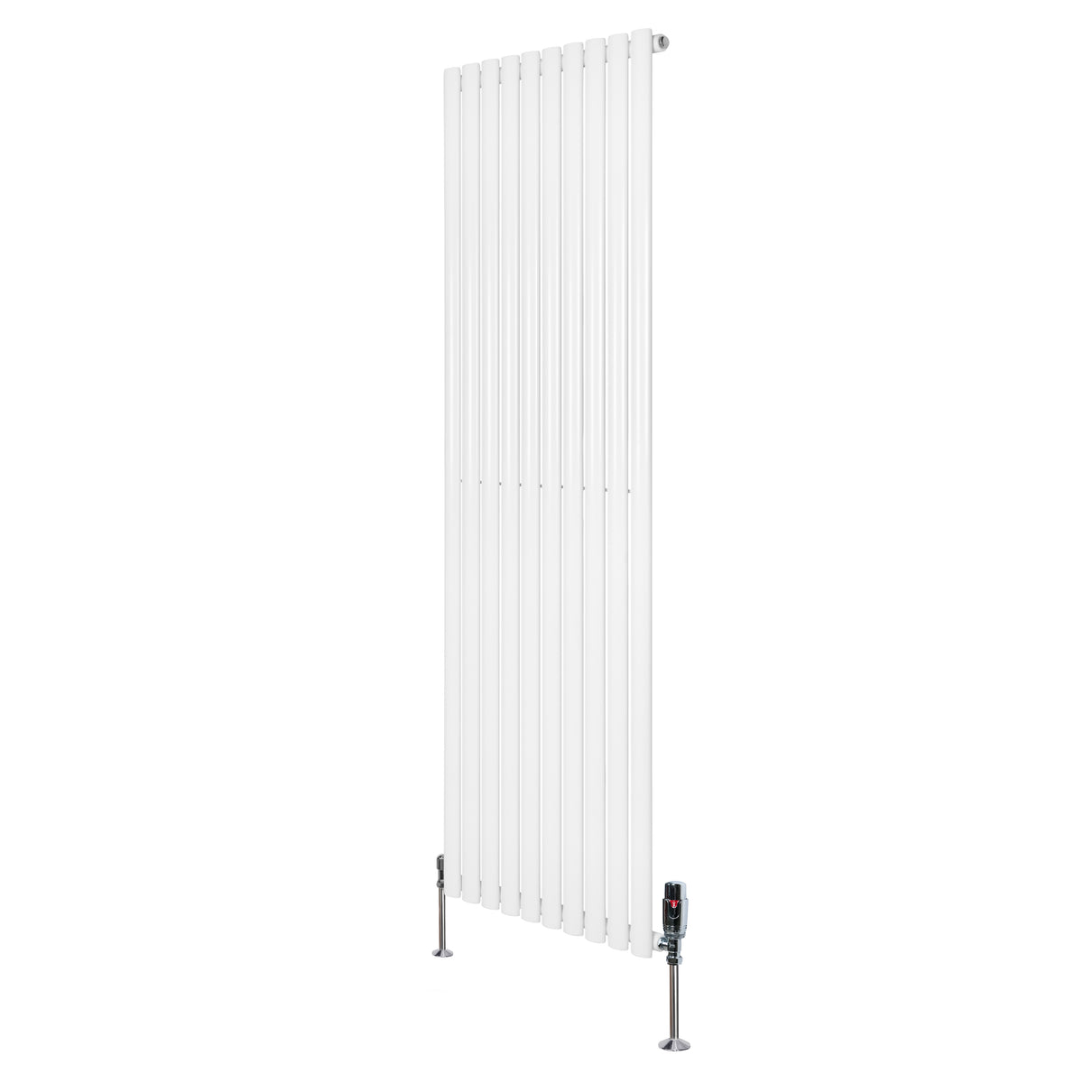 Hochformatiger, weißer Gliederheizkörper mit TRV Chromventilen, 1800mm x 600mm, glatte Oberfläche und moderne, schlanke Linienführung