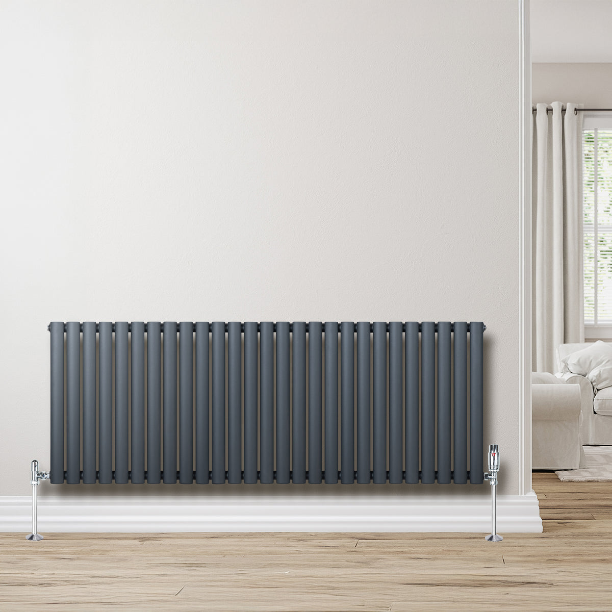 Gliederheizkörper in Anthrazitgrau, 600mm x 1620mm, mit schlanken, vertikalen Lamellen und verchromten Ventilen, ideal für moderne Wohnräume