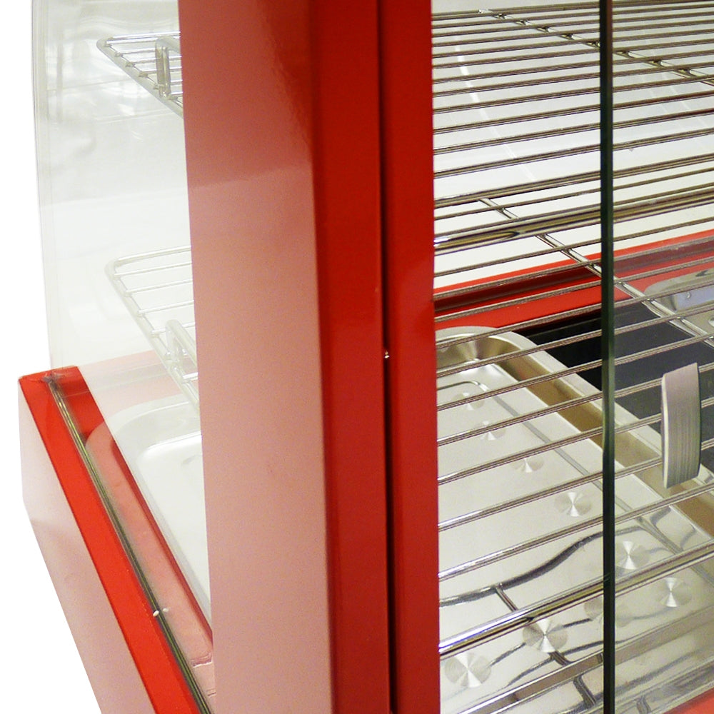 Rote Speisevitrine mit gläsernen Regalen und verchromten Gittereinsätzen, ideal für die ansprechende Präsentation von Lebensmitteln
