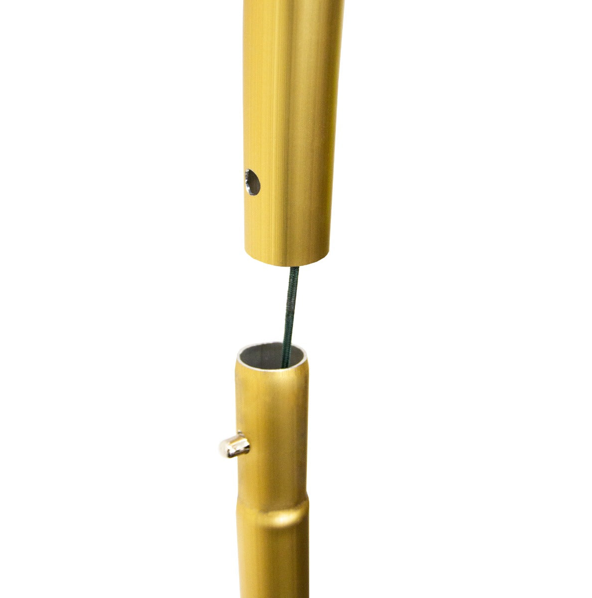 Goldfarbener Ballonbogen mit stabiler Metallstruktur, ideal für Hochzeiten, zeigt die Verbindungsteile und die glänzende Oberfläche des Materials