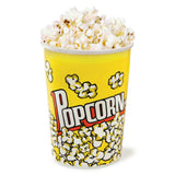 Bunte gelbe Popcorn-Kartons mit einem auffälligen Popcorn-Design, gefüllt mit frisch zubereitetem, knusprigem Popcorn, ideal für Partys oder Veranstaltungen