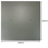 Digitale Plattformwaage in quadratischer Form, 120 cm x 120 cm, mit rutschfester, grauer Oberfläche und strukturiertem Design für sicheren Stand