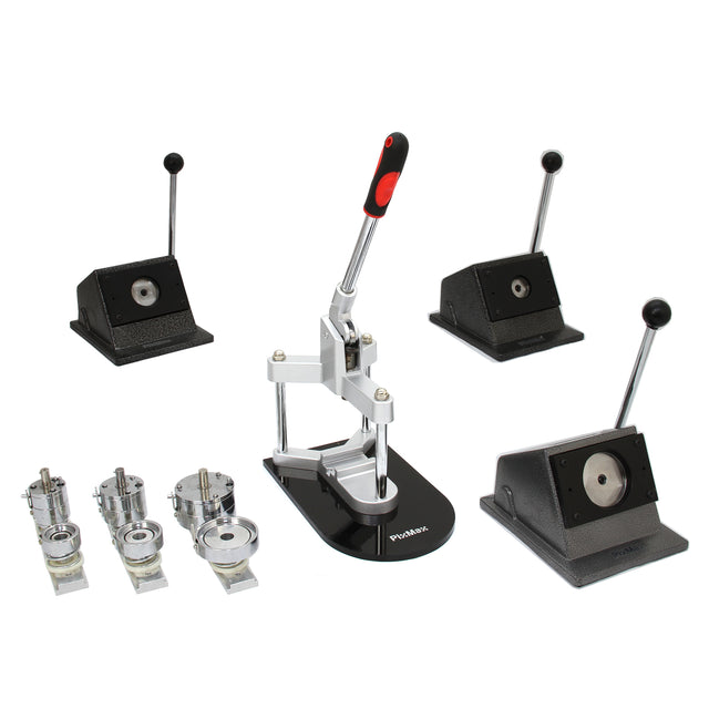 Das PixMax Buttonmaschinen Set umfasst eine robuste Druckmaschine mit ergonomischem Griff, verschiedene Stempel und eine stabile Basis in Schwarz und Silber