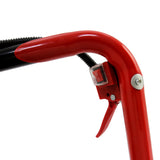 Roter Griff des T-Mech Erdbohrers mit einem schwarzen Schlauch und einem transparenten Wasserwaage-Element, ideal für präzises Arbeiten im Garten