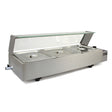 Elegante Edelstahl-Bain-Marie mit drei GN-Behältern, transparentem Deckel und stabilen Füßen, ideal für die Gastronomie und Buffet-Präsentationen