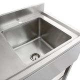 Edelstahl Gastrospüle mit abgerundeten Kanten, linksseitiger Abtropffläche und integrierter Geschirrbrause, ideal für gewerbliche Küchen
