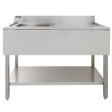 Edelstahl Gastrospüle mit einem linken Becken, robustes Design, glänzende Oberfläche, rechteckige Form, stabiler Unterbau aus Edelstahl