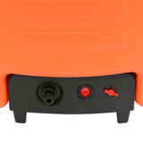 Der orangefarbene 30L Wasserwagen hat eine strukturierte Oberfläche, einen schwarzen Anschluss und einen roten Schalter für die einfache Bedienung