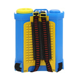 Blauer Fensterreinigungs-Rucksack mit gelben Deckeln, ergonomischen Schultergurten und strukturiertem Griff, ideal für effizientes Fensterputzen