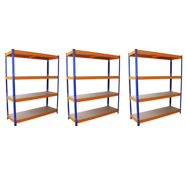 Drei stabile S-Rax Lagerregale in orange und blau, jeweils 150 cm x 50 cm, mit mehreren robusten Regalböden aus Holz für optimalen Stauraum