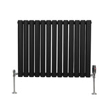 Schwarzer ovaler Röhrenheizkörper mit glänzenden Chrom-Thermostatventilen, 600mm x 780mm, modernes Design, vertikale Röhrenstruktur, eleganter Look