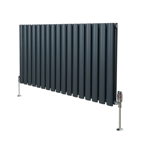 Ovaler Röhrenheizkörper in Anthrazitgrau mit Chrom-Thermostatventilen, 600mm x 1020mm, vertikale Lamellenstruktur und moderne, elegante Form