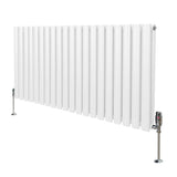 Ovaler Röhrenheizkörper in Weiß mit Chrom-Thermostatventilen, 600mm x 1200mm, vertikale Lamellenstruktur und glänzende Oberflächen für modernen Stil