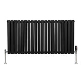 Ovaler Röhrenheizkörper in mattem Schwarz mit Chrom-Thermostatventilen, 600mm x 1200mm, modern und elegant, ideal für zeitgemäße Wohnräume