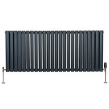 Ovaler Röhrenheizkörper in Anthrazitgrau, 600mm x 1440mm, mit glänzenden Chrom-Thermostatventilen, moderne und elegante Heizlösung für jeden Raum