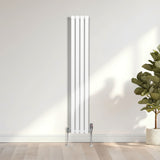 Ovaler Röhrenheizkörper in Weiß, 1600mm x 240mm, mit glänzenden Chrom-Thermostatventilen, elegant und modern, ideal für jeden Raum