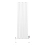Ovaler Röhrenheizkörper in Weiß mit Chrom-Thermostatventilen, 1600mm x 480mm, schlankes Design und glatte Oberfläche, ideal für moderne Innenräume