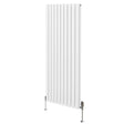 Ovaler Röhrenheizkörper in Weiß mit Chrom-Thermostatventilen, 1600mm x 600mm, vertikale Lamellenstruktur und glänzende Oberflächen für modernen Stil