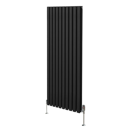 Schwarzer ovaler Röhrenheizkörper mit Chrom-Thermostatventilen, 1600mm x 600mm, vertikale Lamellenstruktur und moderne, elegante Form