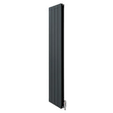 Anthrazitgrauer Aluminium Paneelheizkörper mit schlankem Design und Chrom Thermostatventilen, Maße 1800mm x 315mm, ideal für moderne Innenräume