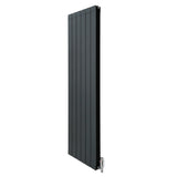 Anthrazitgrauer Aluminium Paneelheizkörper mit schlankem Design und Chrom Thermostatventilen, ideal für moderne Innenräume, Maße 1800mm x 475mm