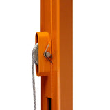 Der Plattenheber in leuchtendem Orange mit einem stabilen Seilzugmechanismus und einer robusten Metallstruktur für einfache Handhabung und Transport