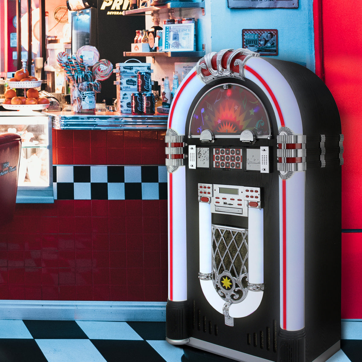 Bunter Vinyl-Jukebox mit glänzenden Chromdetails, beleuchtetem Display und retro Design, steht vor einer klassischen Diner-Kulisse in Rot und Schwarz
