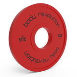 Fraktionierte Bumper-Platte in leuchtendem Rot, 2,5 kg, mit schwarzem Schriftzug "body revolution", robustes Material und glatte Oberfläche