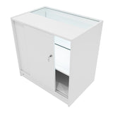 Moderne, weiße LED-Ladentheke mit Glasoberfläche, Schiebetür und beleuchtetem Innenraum, ideal für den Einzelhandel und Ausstellungen