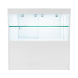 Moderne, weiße LED-Ladentheke mit gläserner Ablage, ideal für die Präsentation von Produkten in einem eleganten Einzelhandelsumfeld